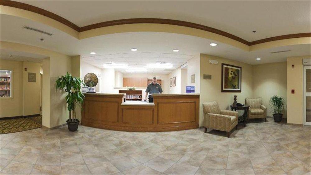 Candlewood Suites Kansas City Airport Bagian luar foto