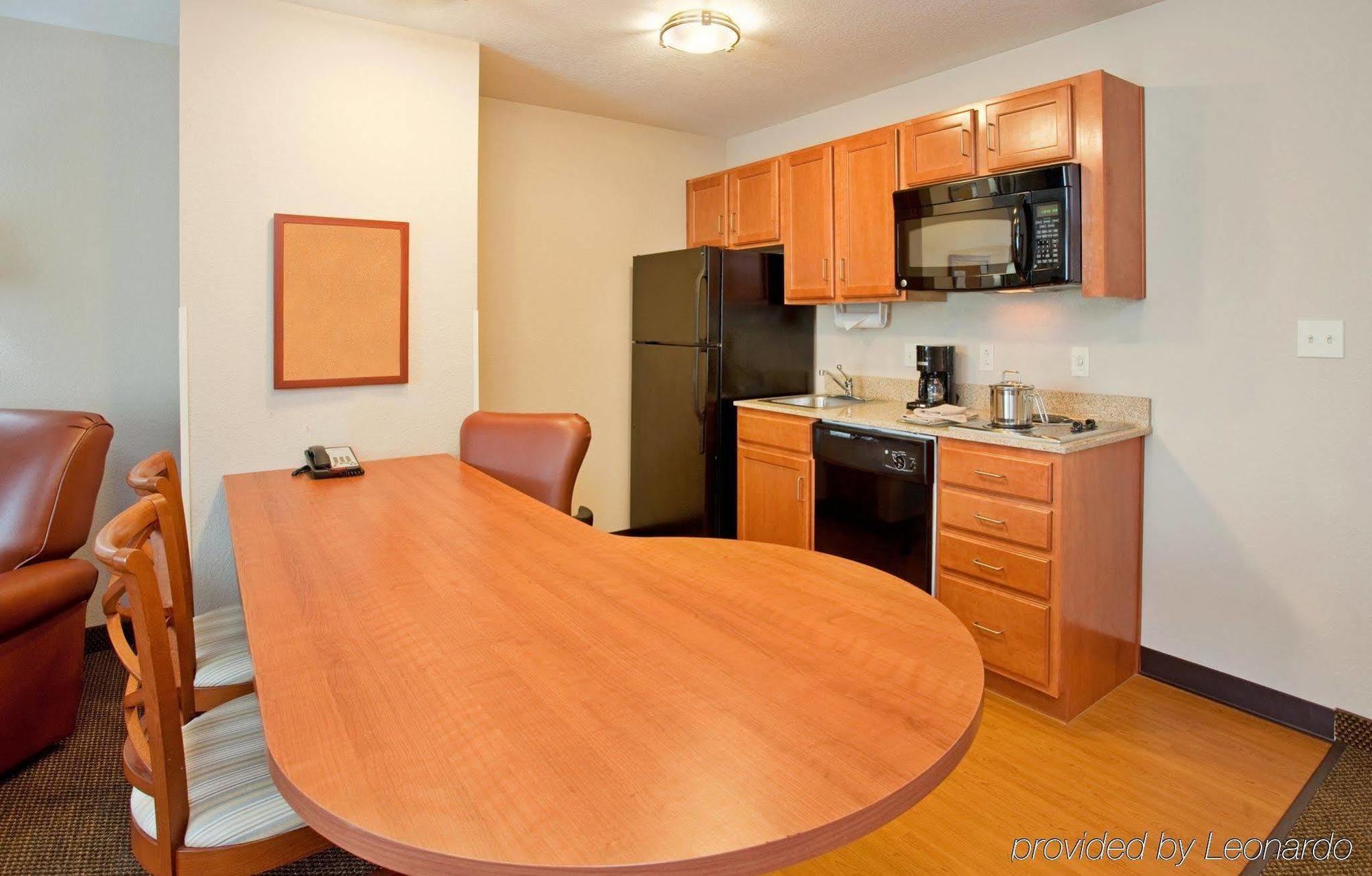 Candlewood Suites Kansas City Airport Bagian luar foto