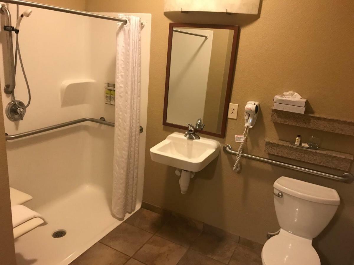 Candlewood Suites Kansas City Airport Bagian luar foto