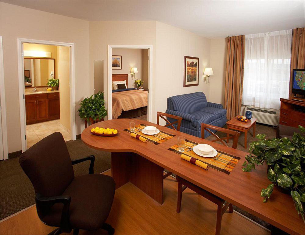 Candlewood Suites Kansas City Airport Ruang foto