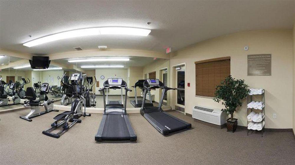 Candlewood Suites Kansas City Airport Bagian luar foto