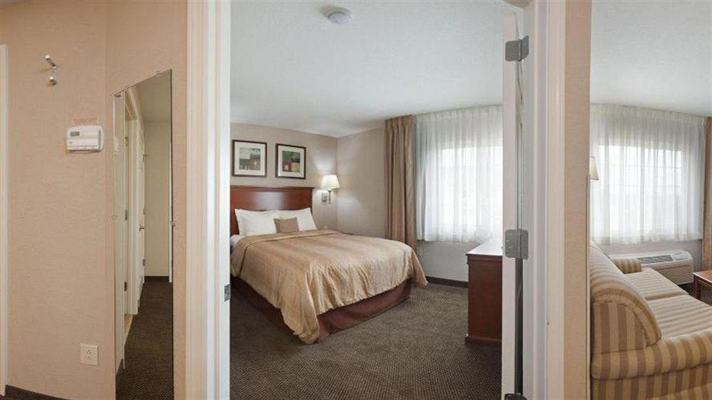 Candlewood Suites Kansas City Airport Bagian luar foto