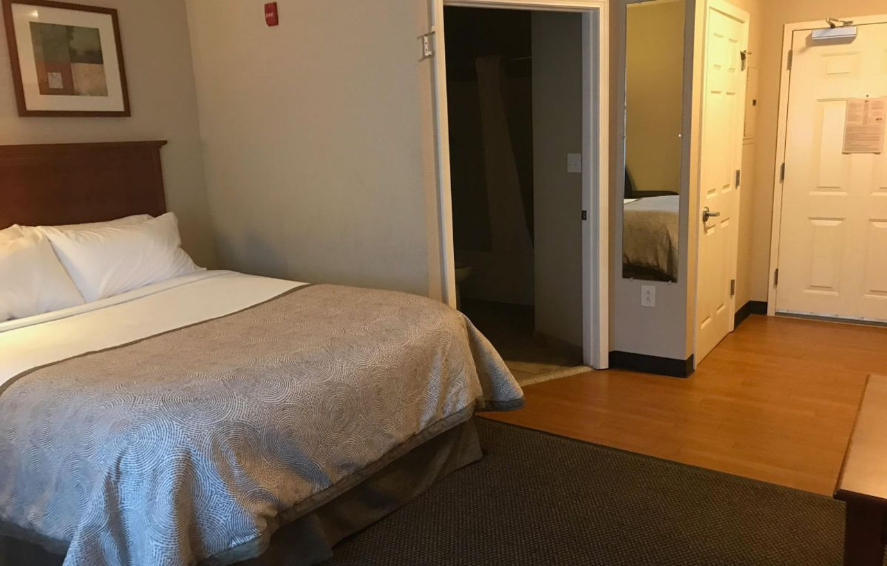 Candlewood Suites Kansas City Airport Bagian luar foto