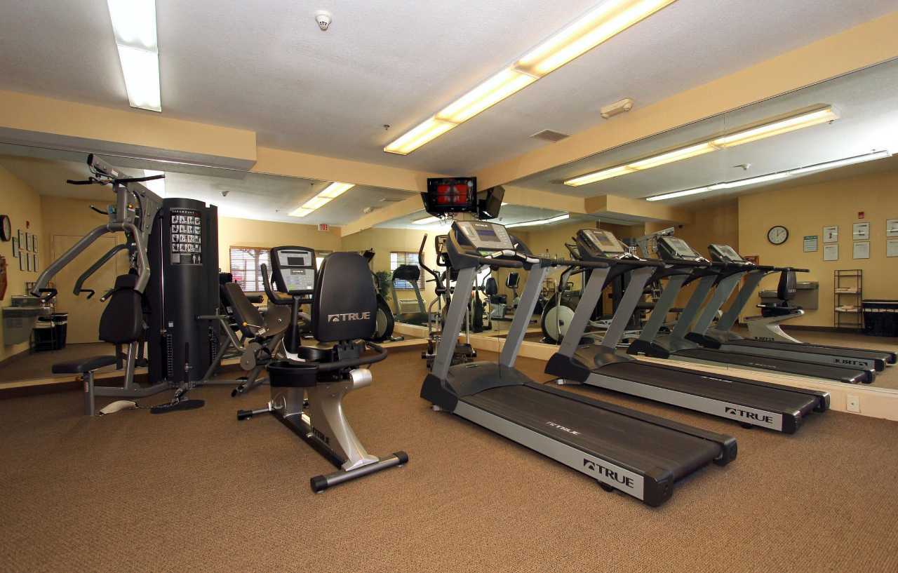 Candlewood Suites Kansas City Airport Bagian luar foto