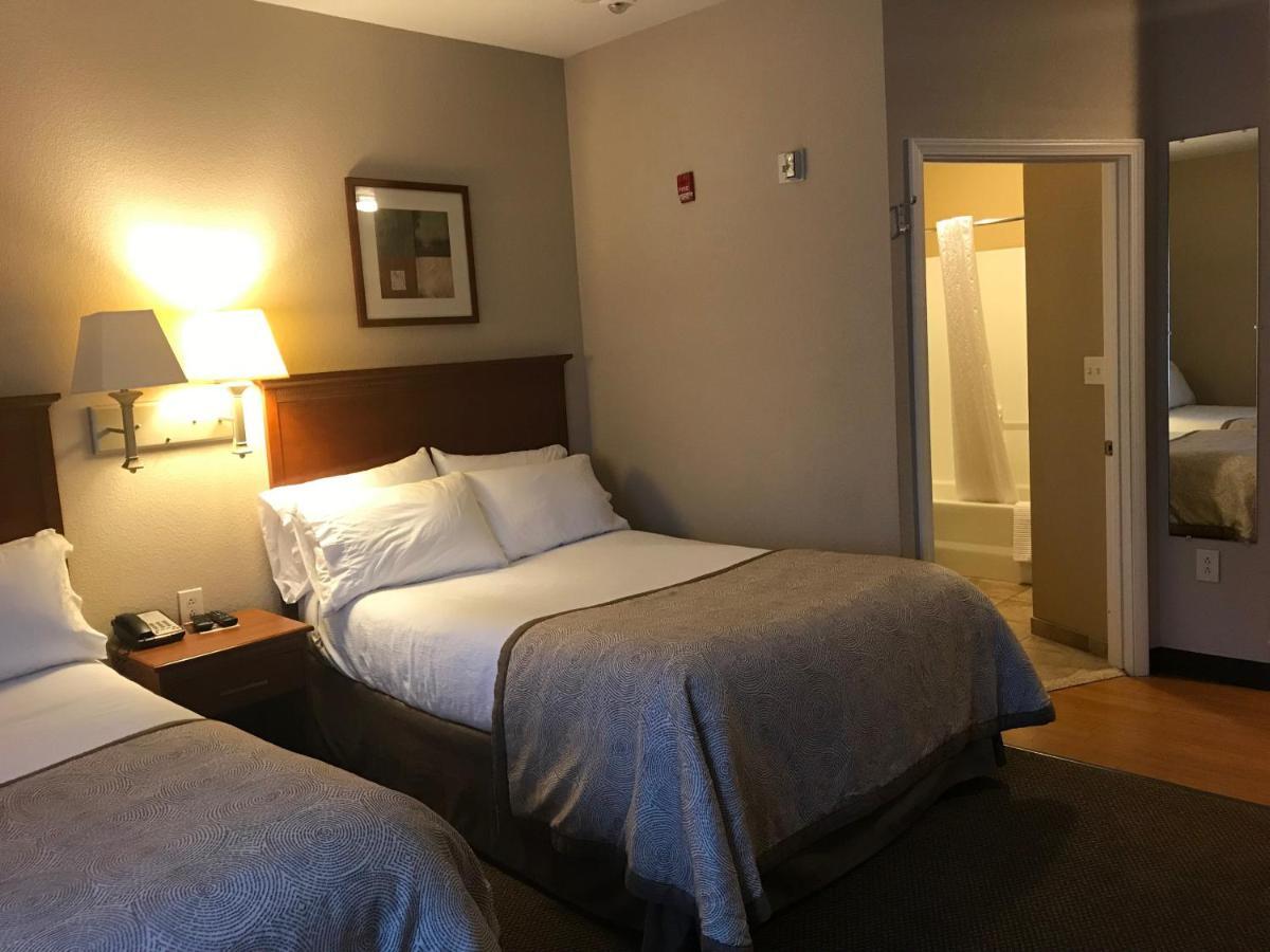 Candlewood Suites Kansas City Airport Bagian luar foto